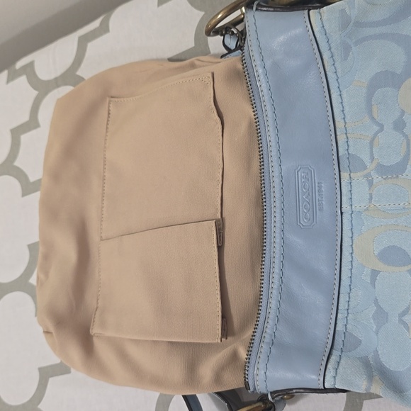 Light Blue Signature Coach purse. - Picture 7 of 8